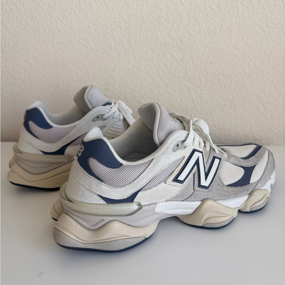 New Balance 9060 Unisex Sneakers Moonrock Linen Size Men’s 12, Women’s 13.5 EUC